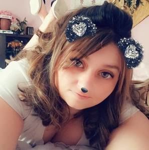 Meet your Posher, Kayla